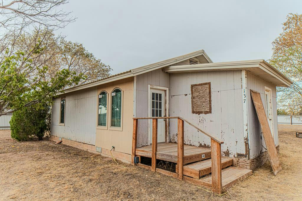 137 COUNTY ROAD 401K, SEMINOLE, TX 79360, photo 1 of 15