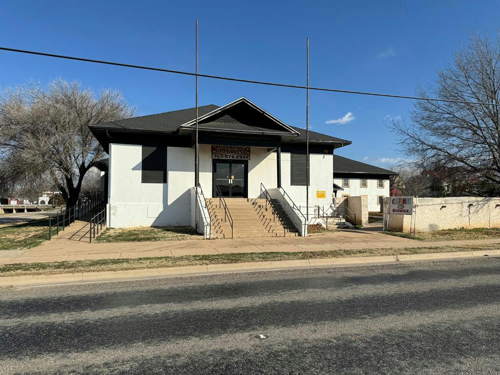 1411 25TH ST, SNYDER, TX 79549, photo 1 of 3